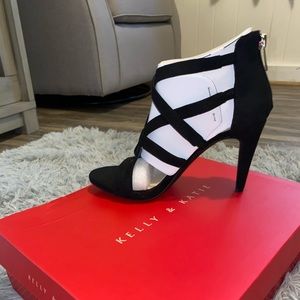 BRAND NEW AND SELLING IT FOR CHEAP PRICE!